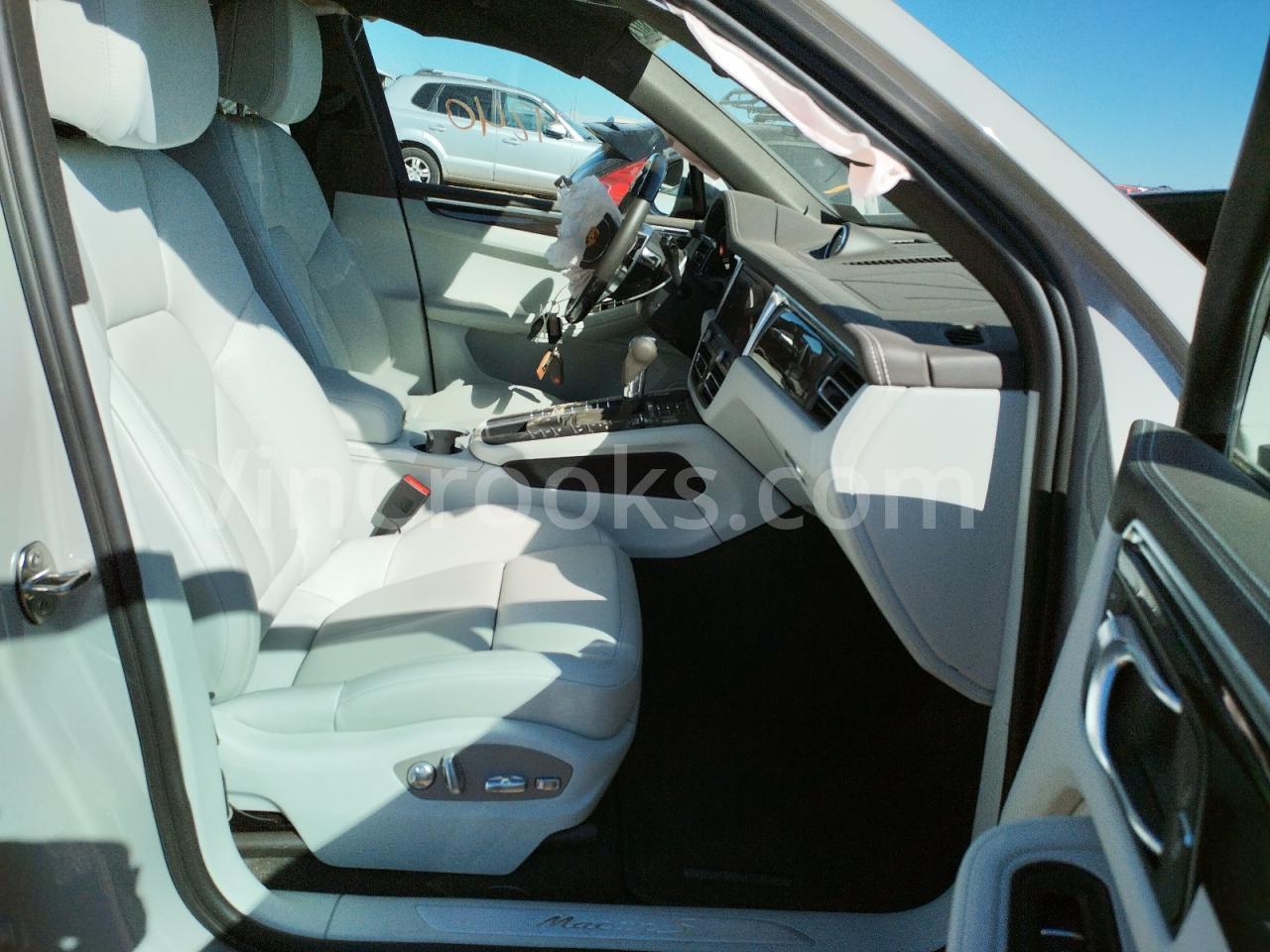 WP1AB2A56MLB35006