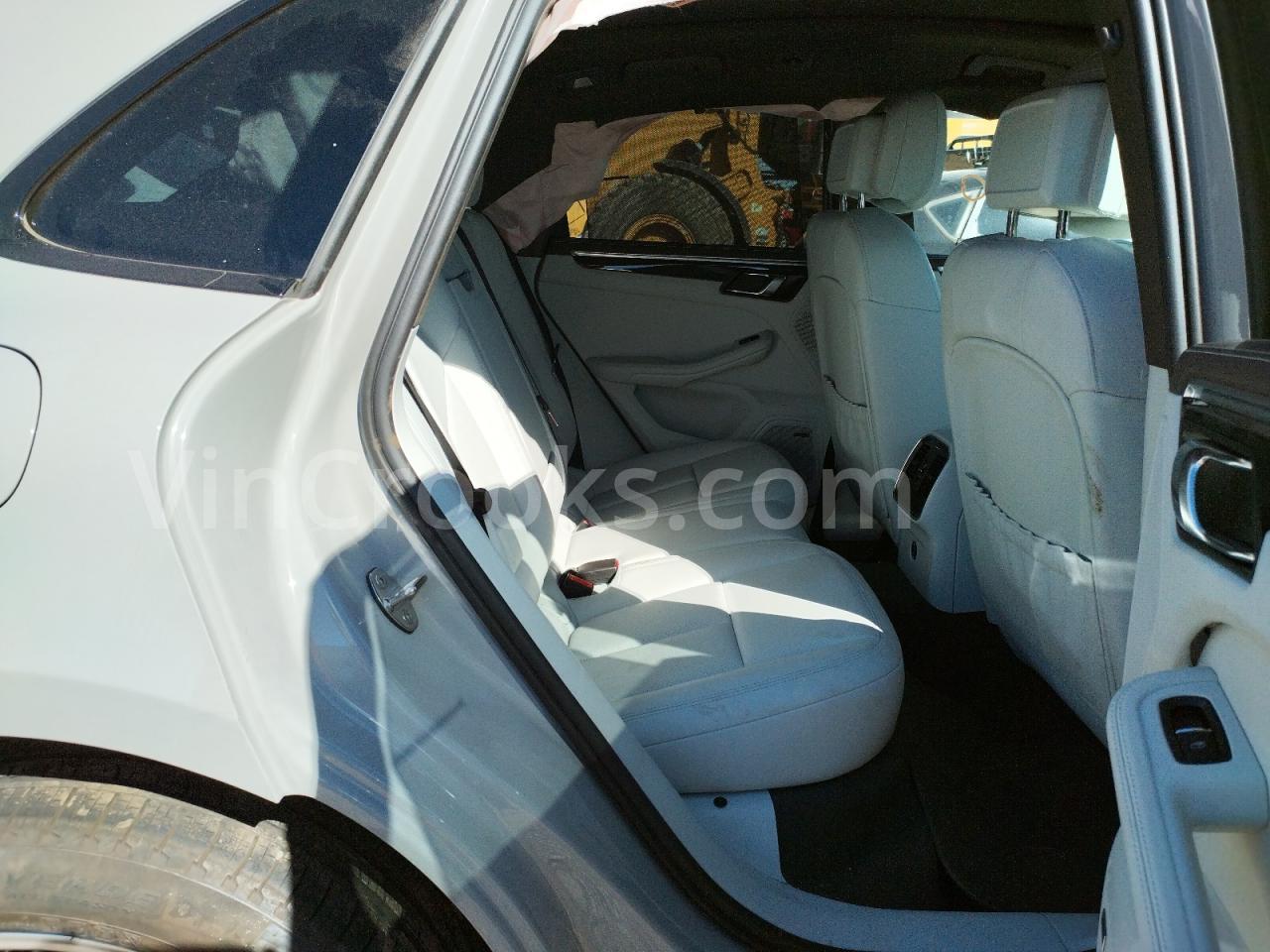 WP1AB2A56MLB35006