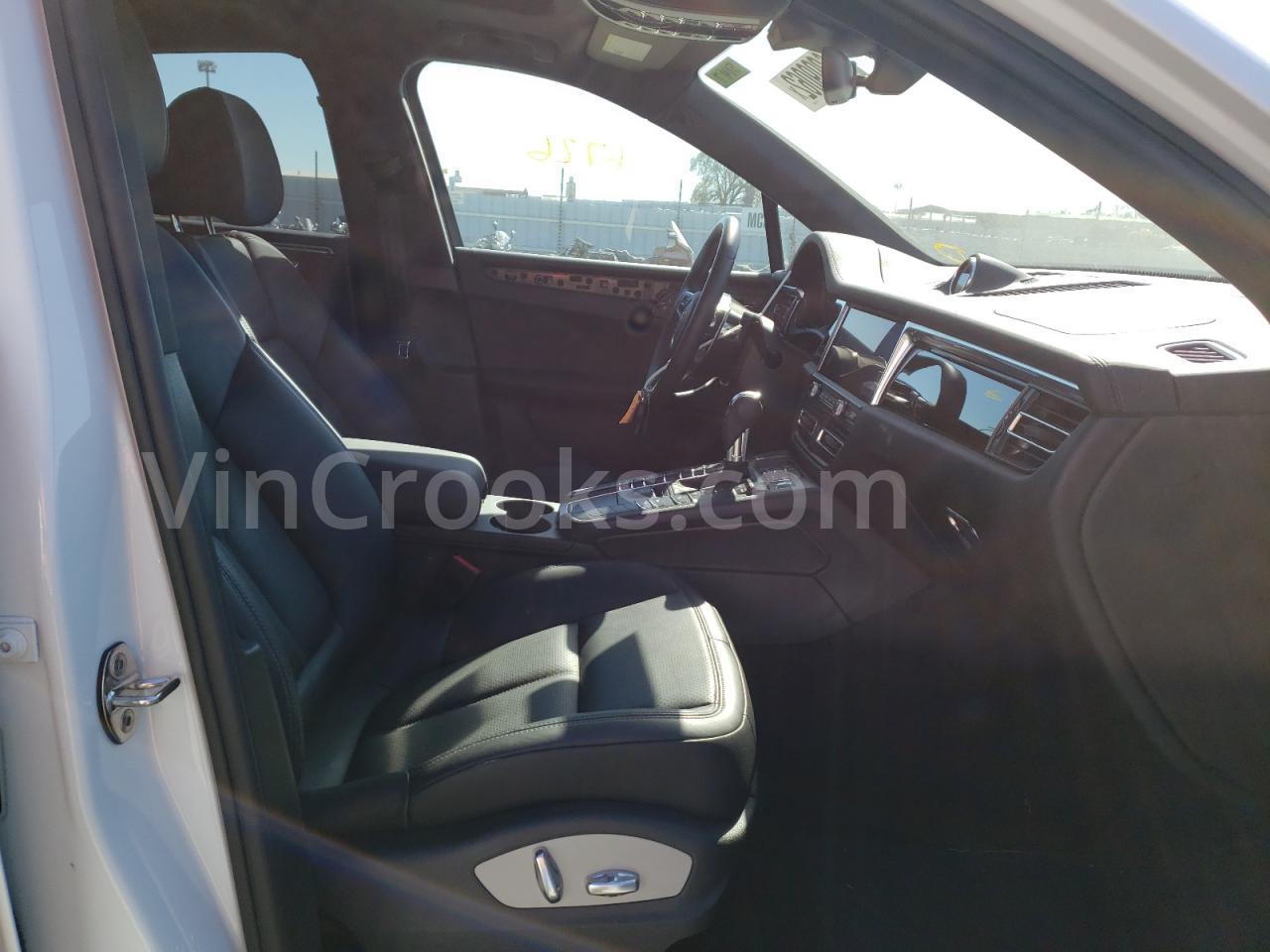 WP1AA2A55MLB10570