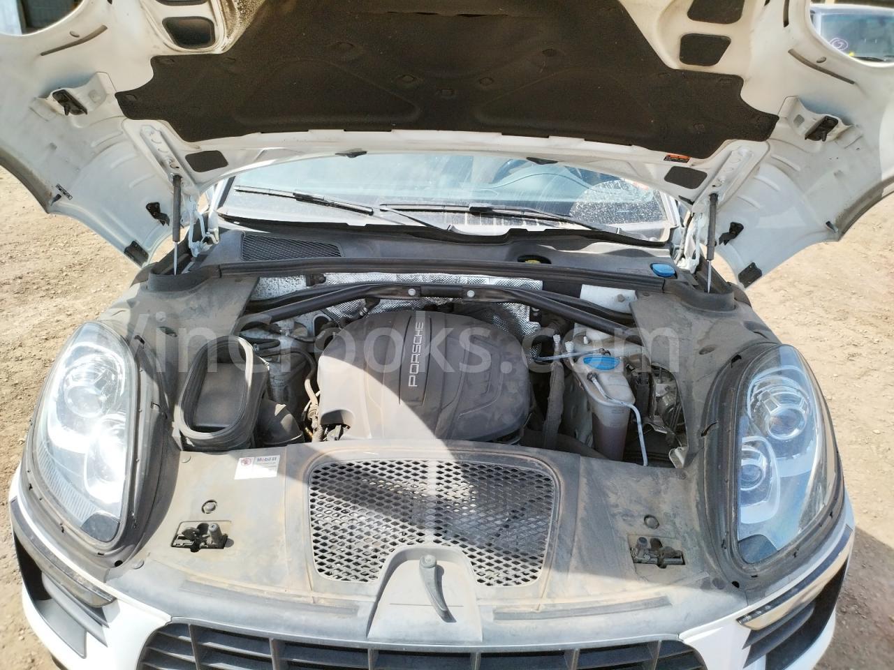 WP1AA2A53HLB01677