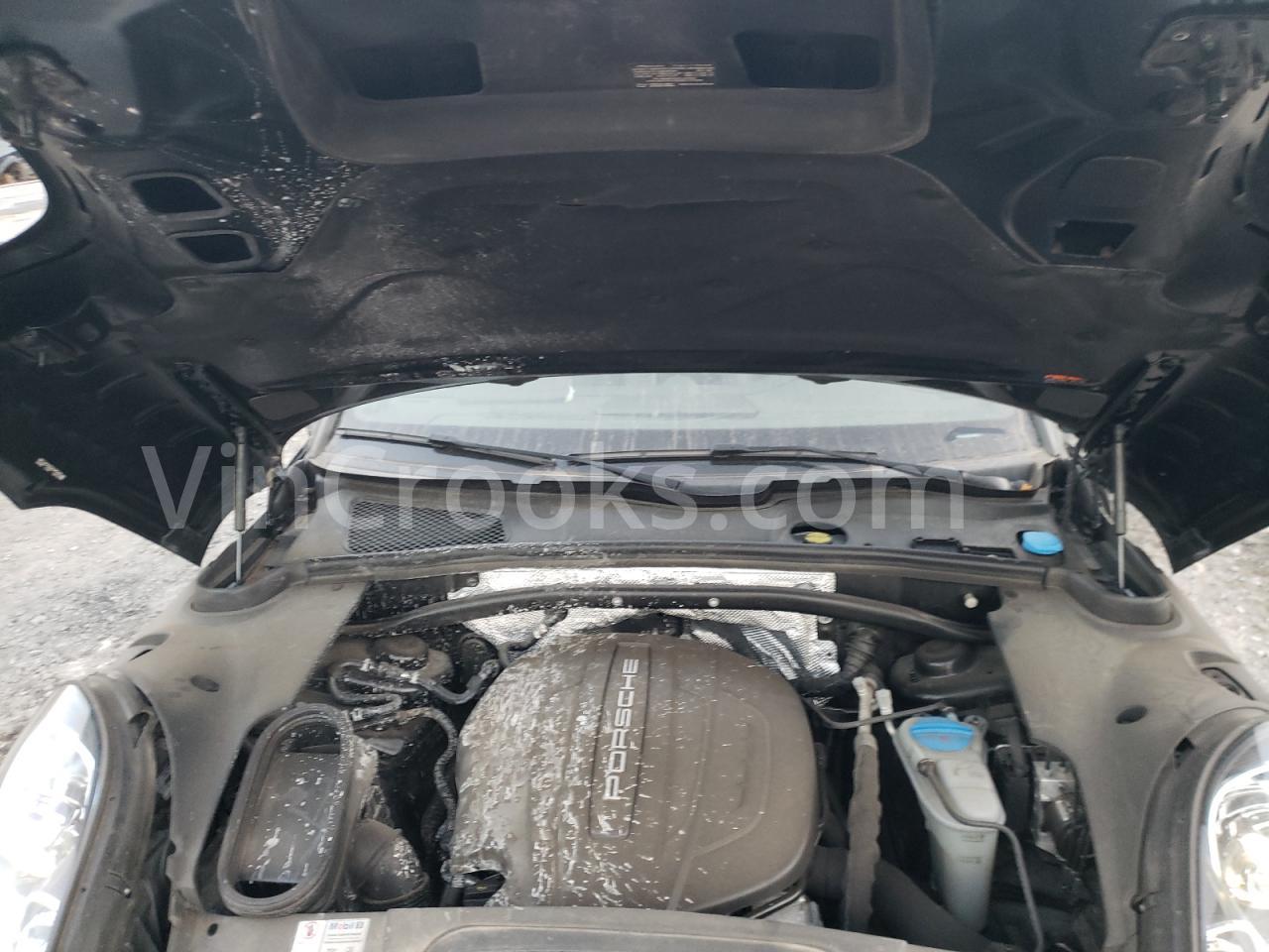 WP1AA2A58HLB82496