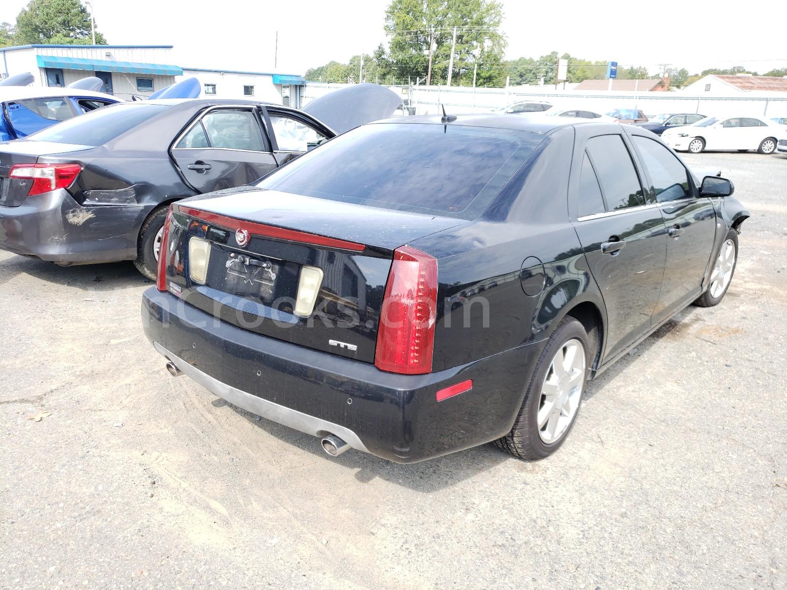 1G6DC67AX50201747