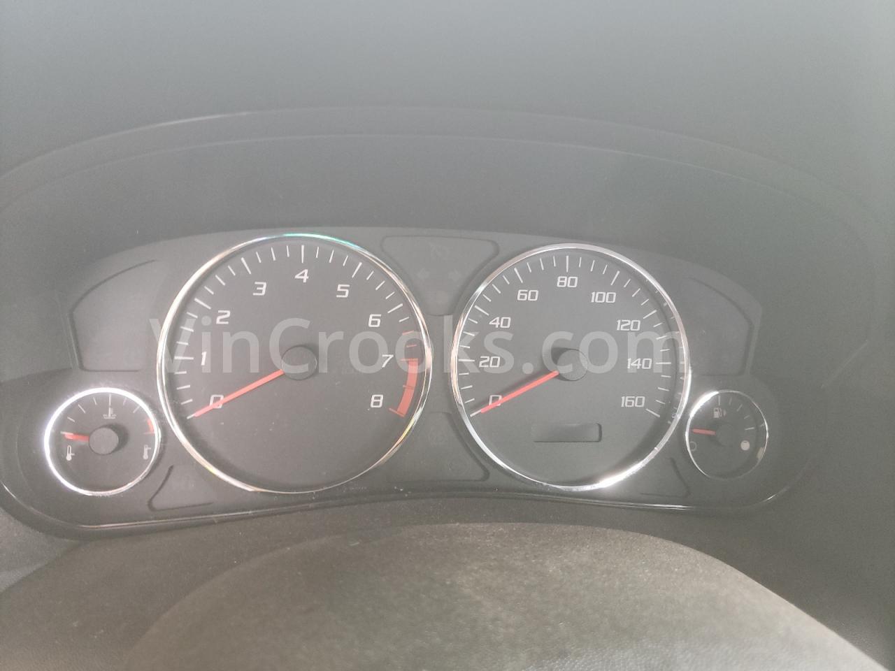 1G6DM56T250215703