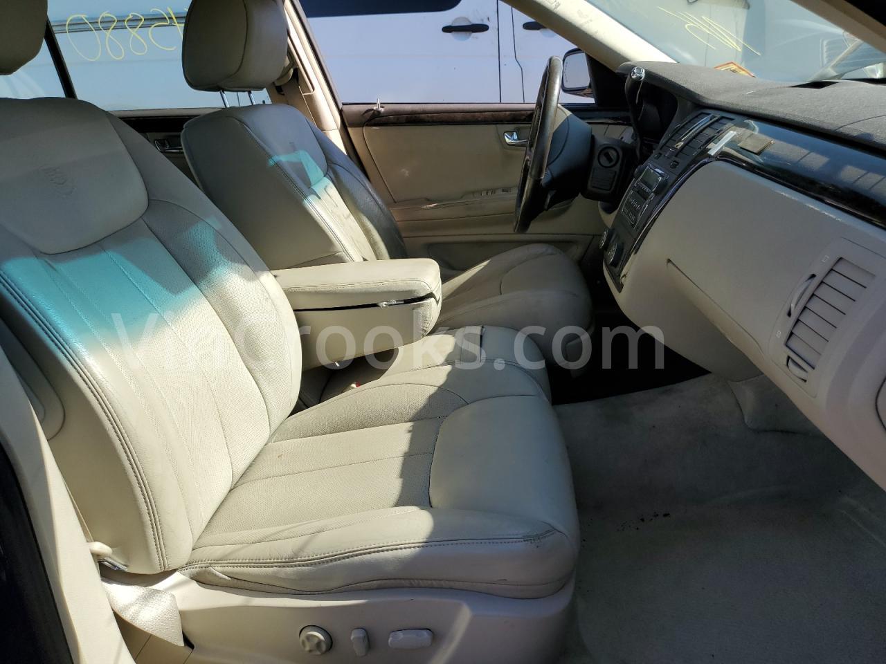 1G6KD57Y88U209032