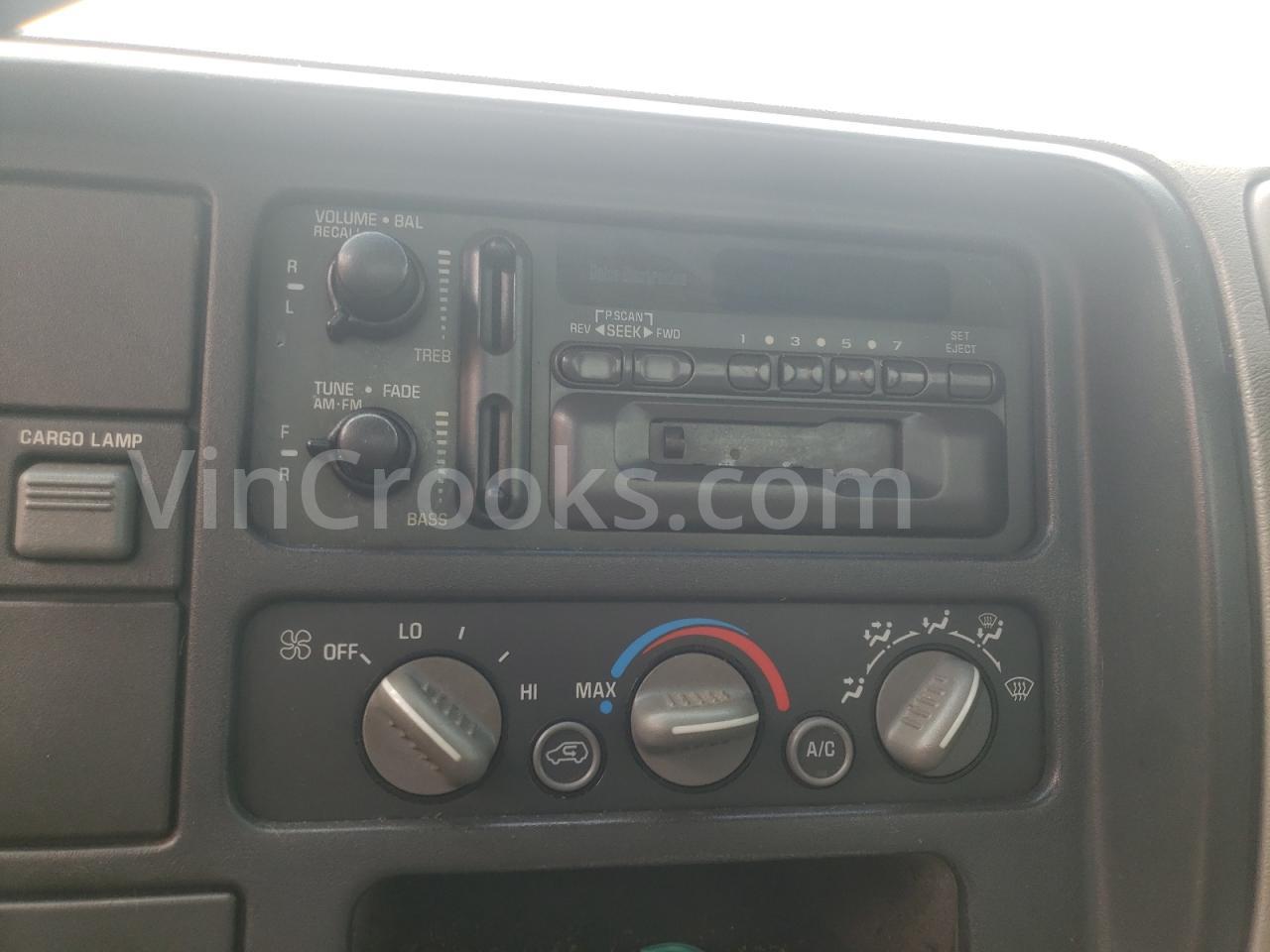 1GTGC24R5XR708518