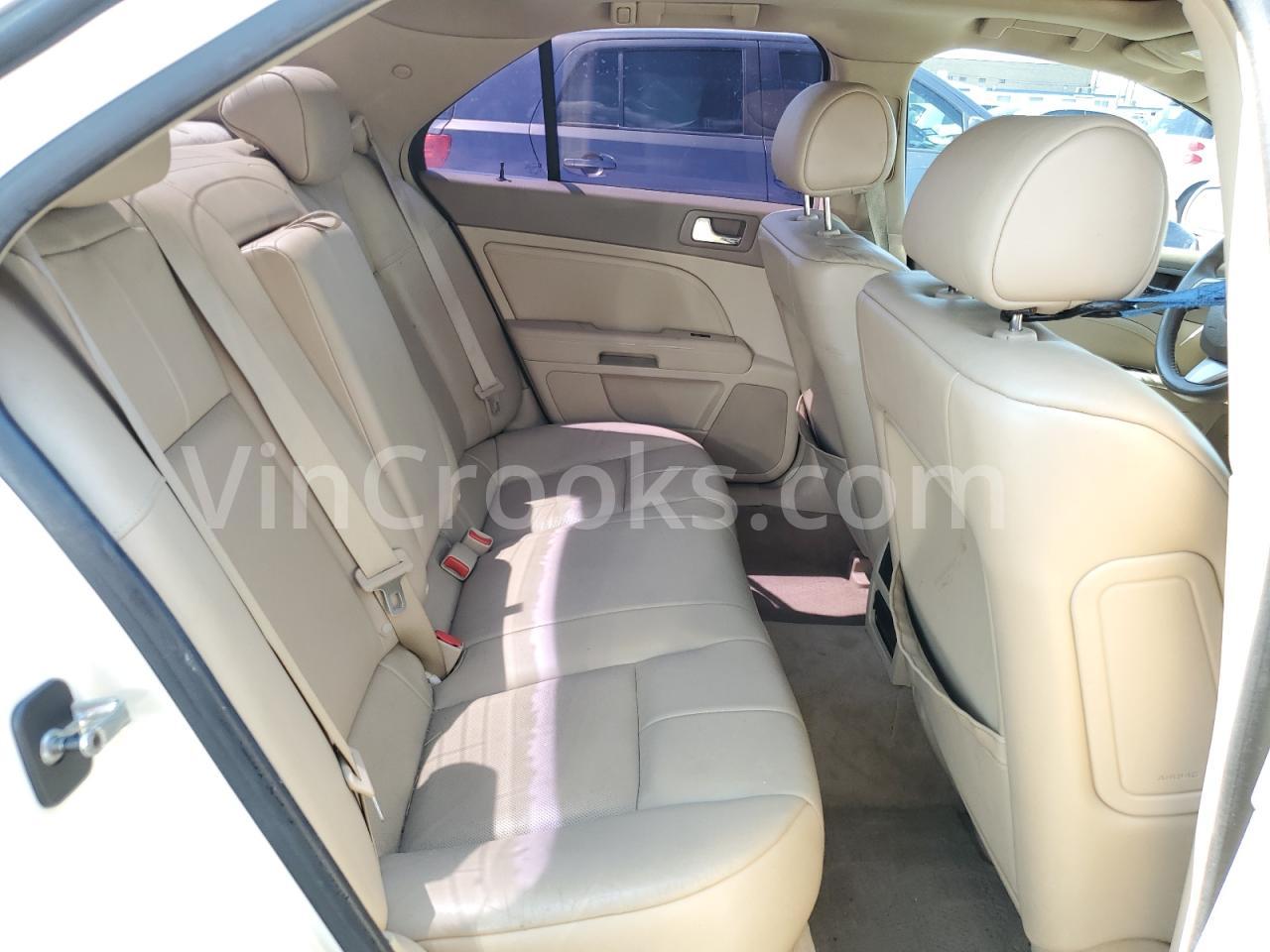 1G6DW67V890138597