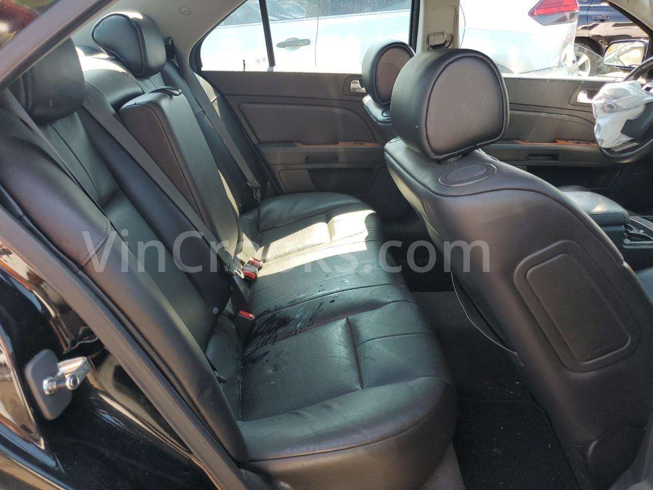 1G6DW67V180107609
