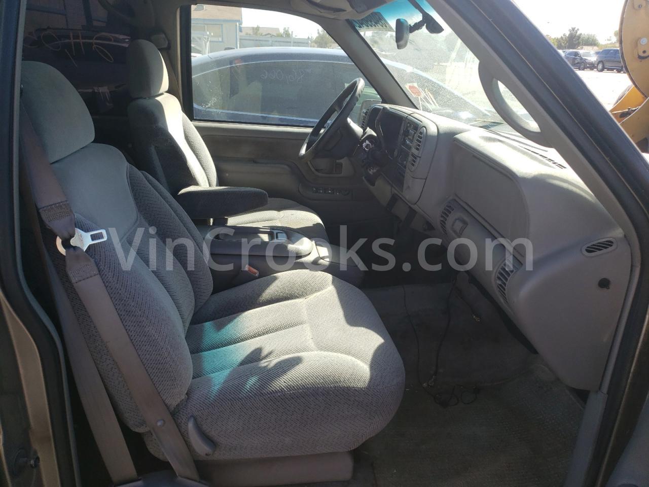 3GKEC16R9XG522094
