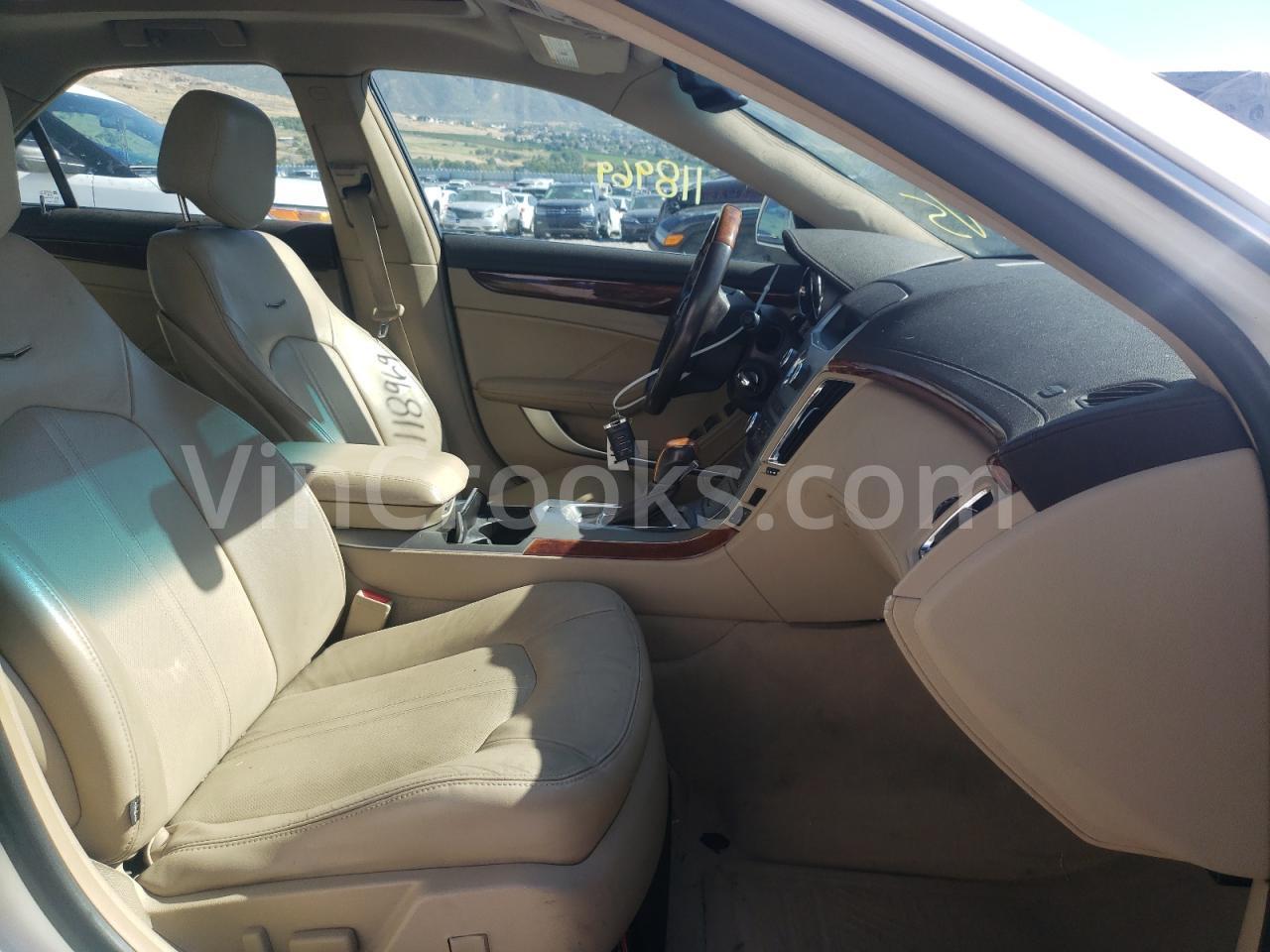 1G6DT57V880172136
