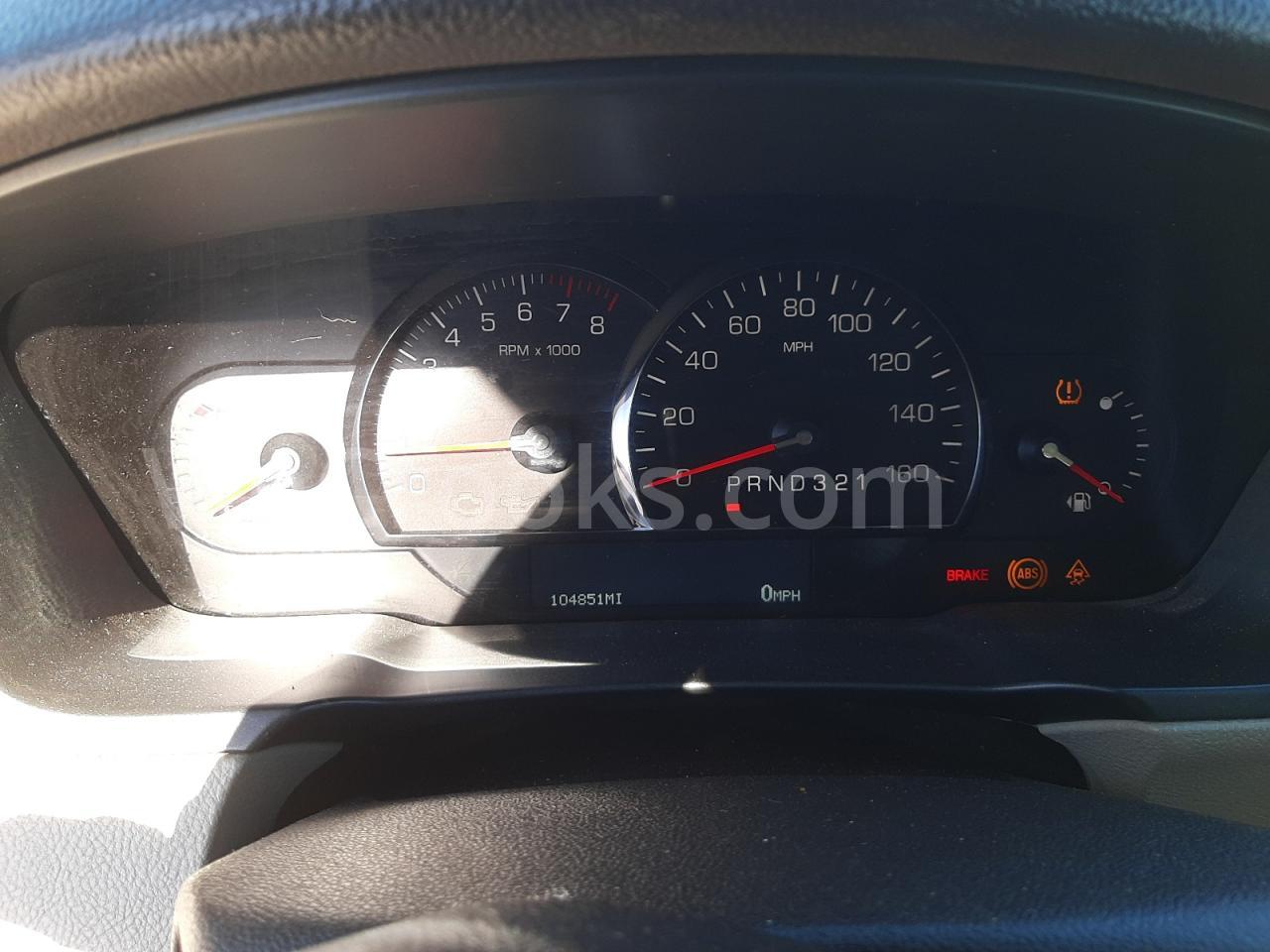 1G6KD57Y17U203264