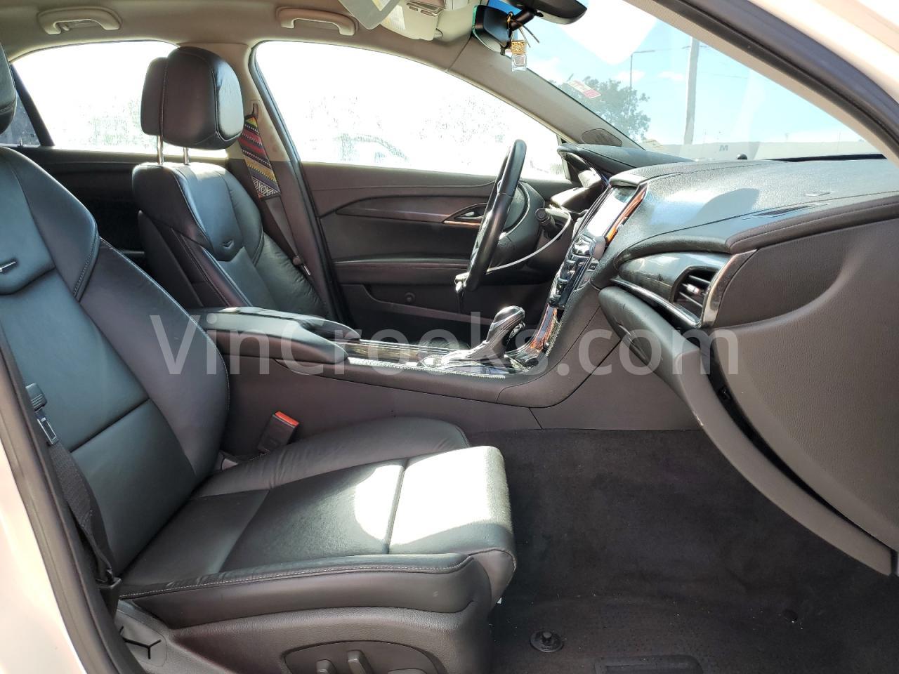 1G6AA5RX5E0102435