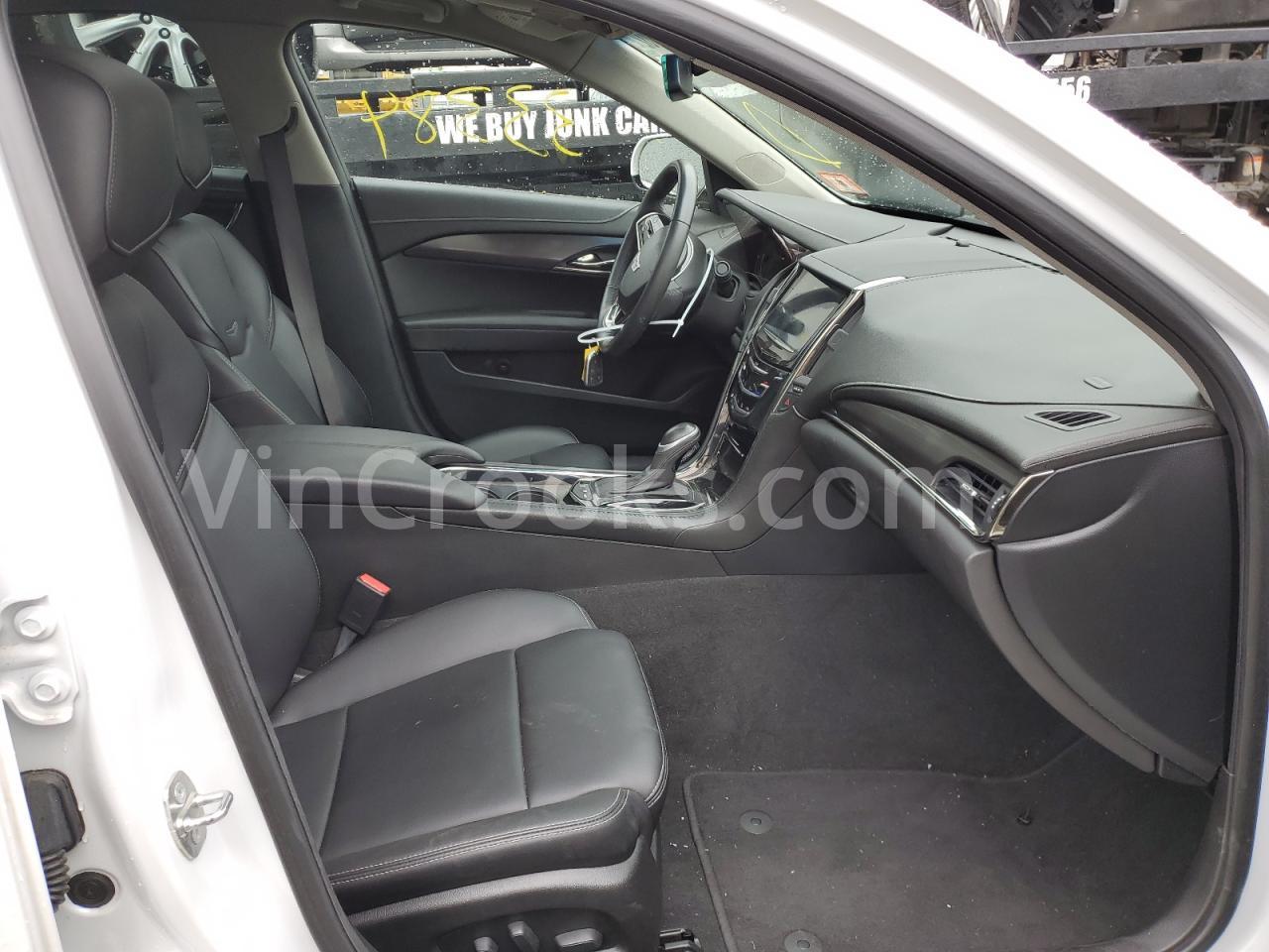 1G6AG5RX8H0216352