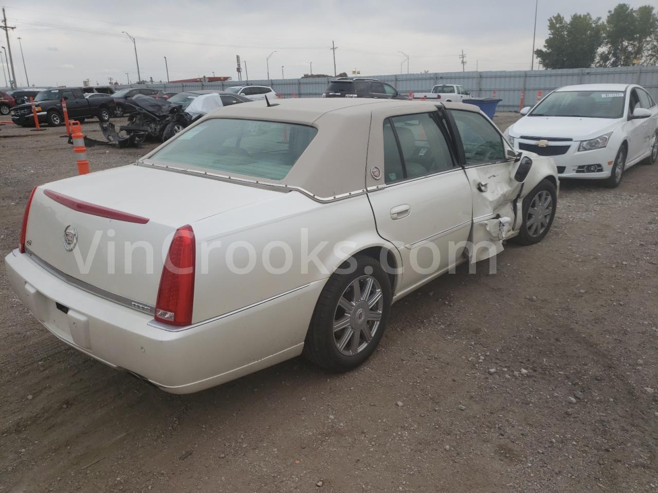 1G6KD57918U155100
