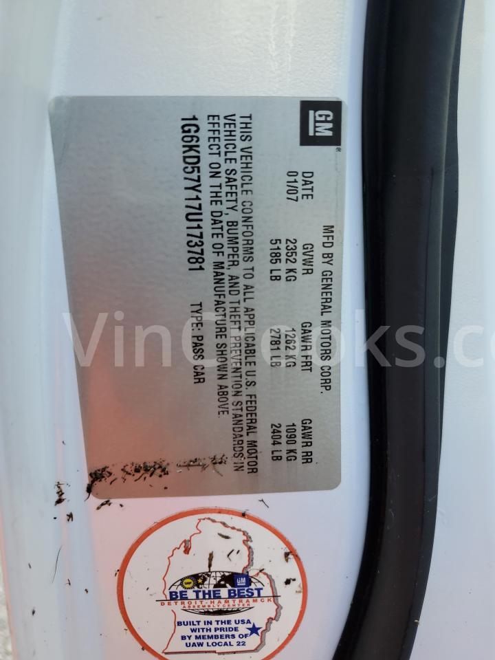 1G6KD57Y17U173781