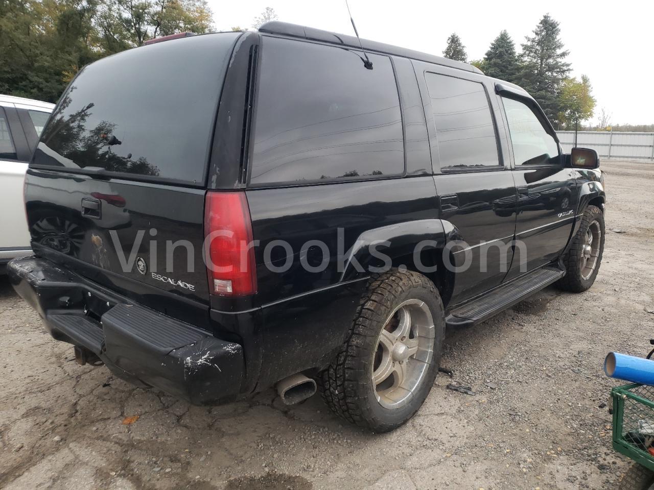 1GYEK13R3YR126208