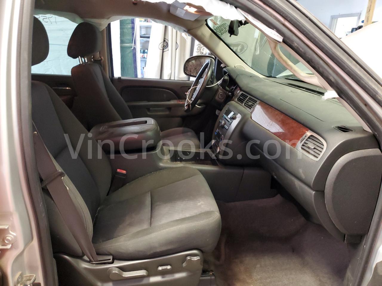 1GKS2HE38BR243899
