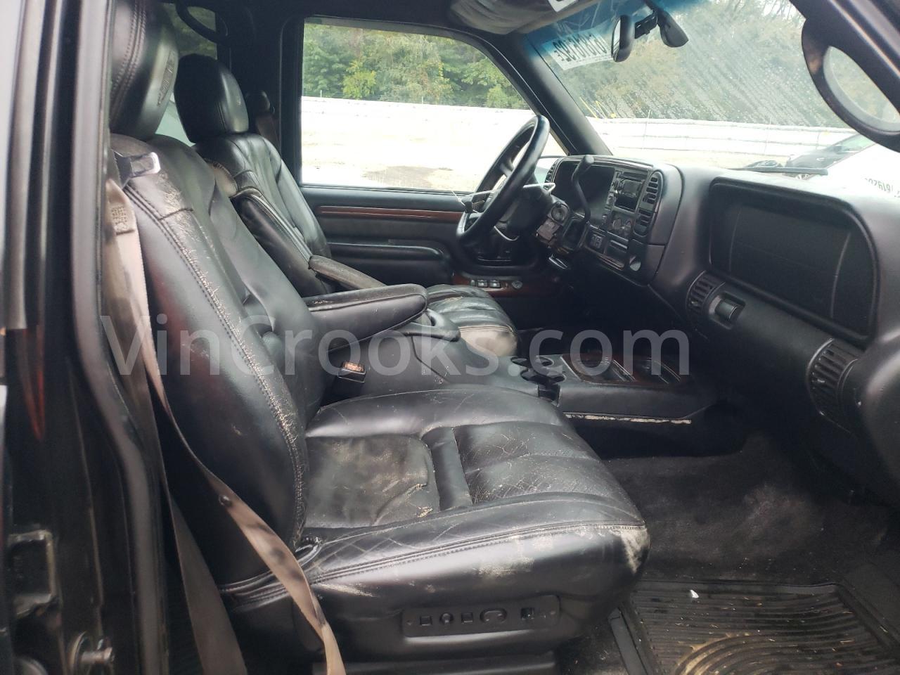 1GYEK13R3YR126208