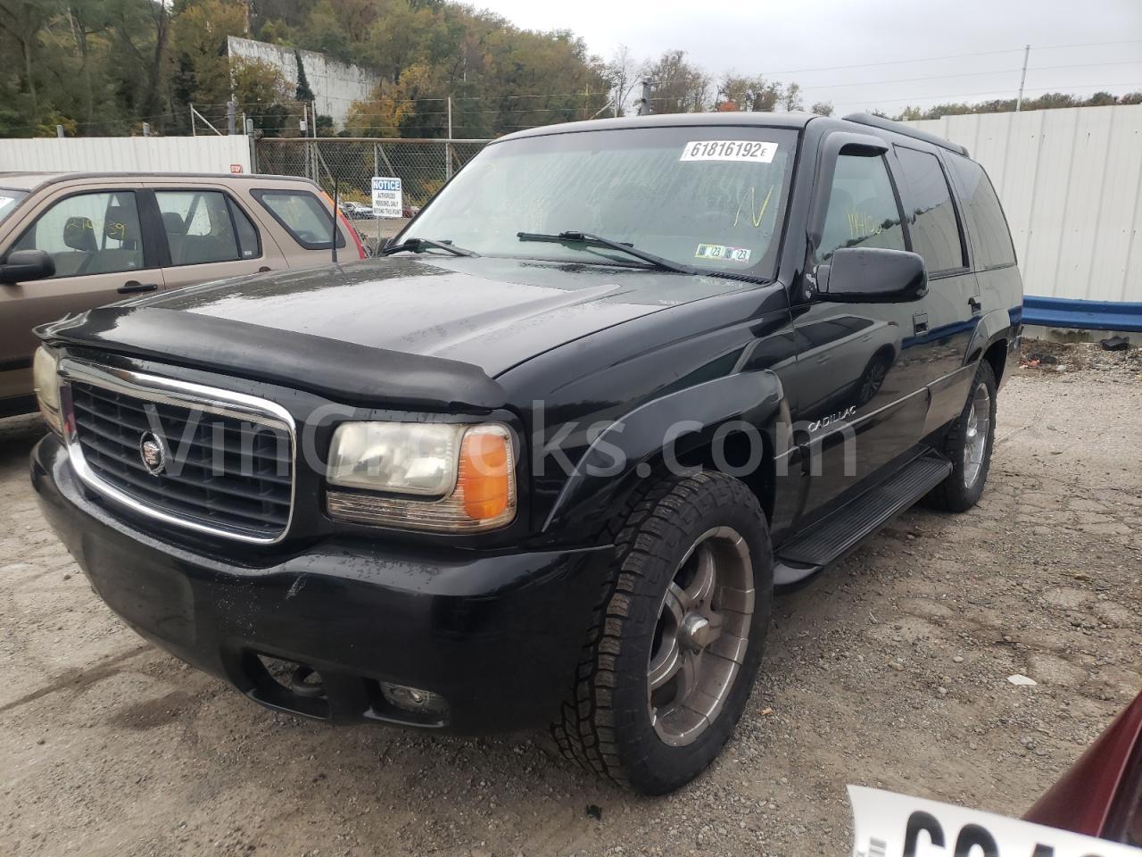 1GYEK13R3YR126208
