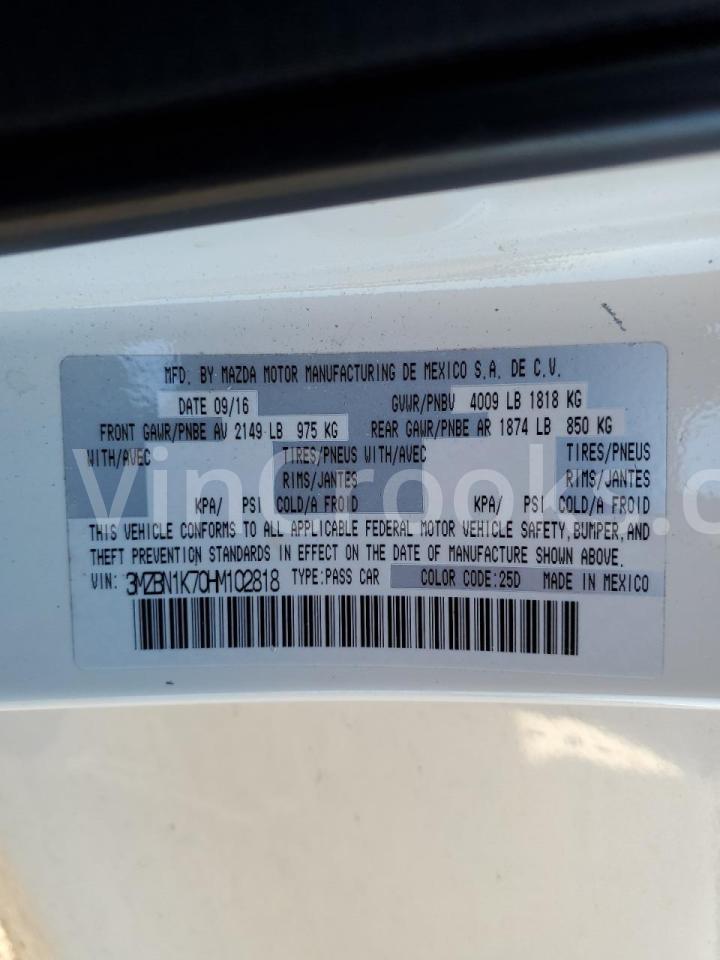 3MZBN1K70HM102818