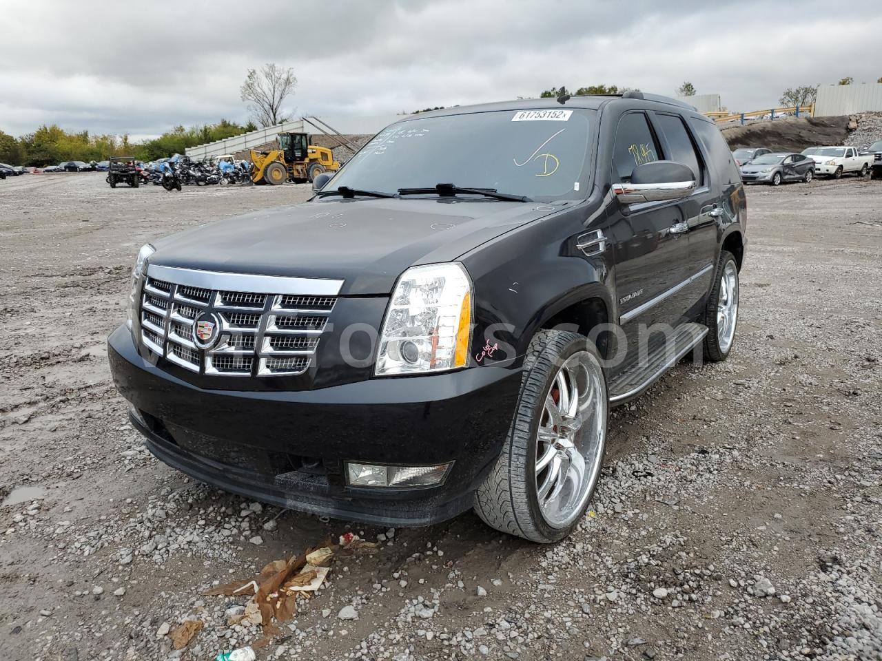 1GYS3BEF8CR142289