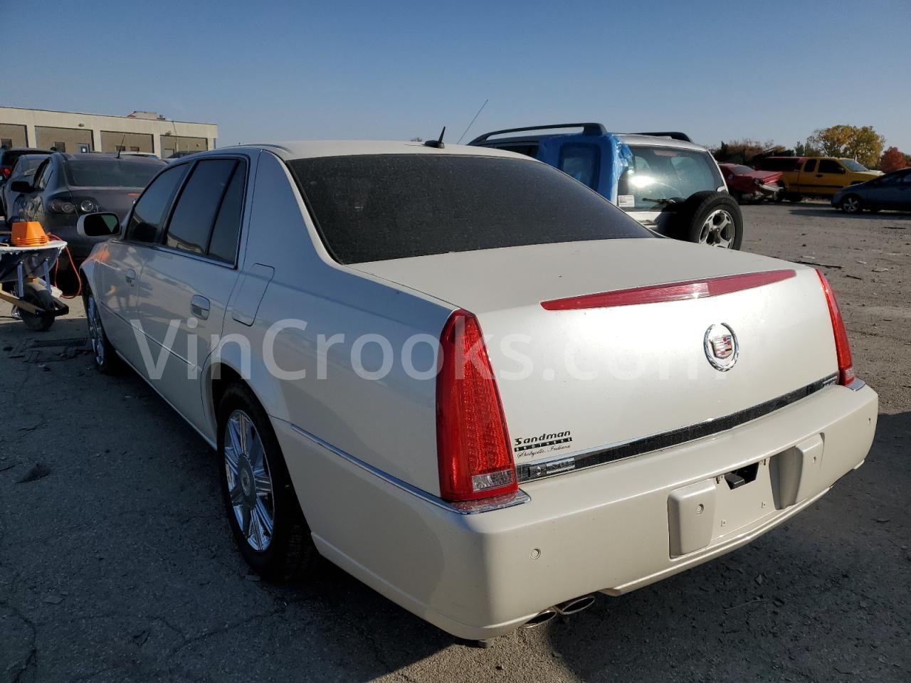1G6KD57Y18U111492