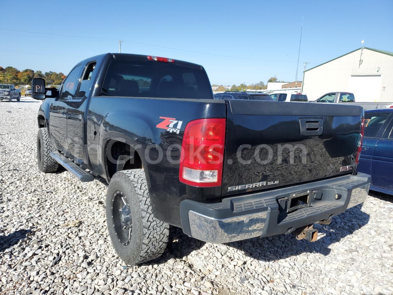 1GTHK296X8E185219
