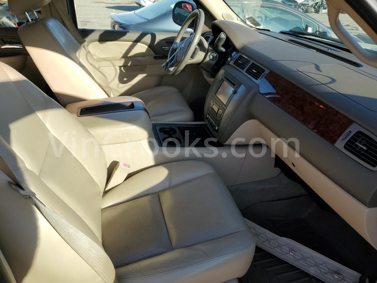 1GKS1CE08ER156813