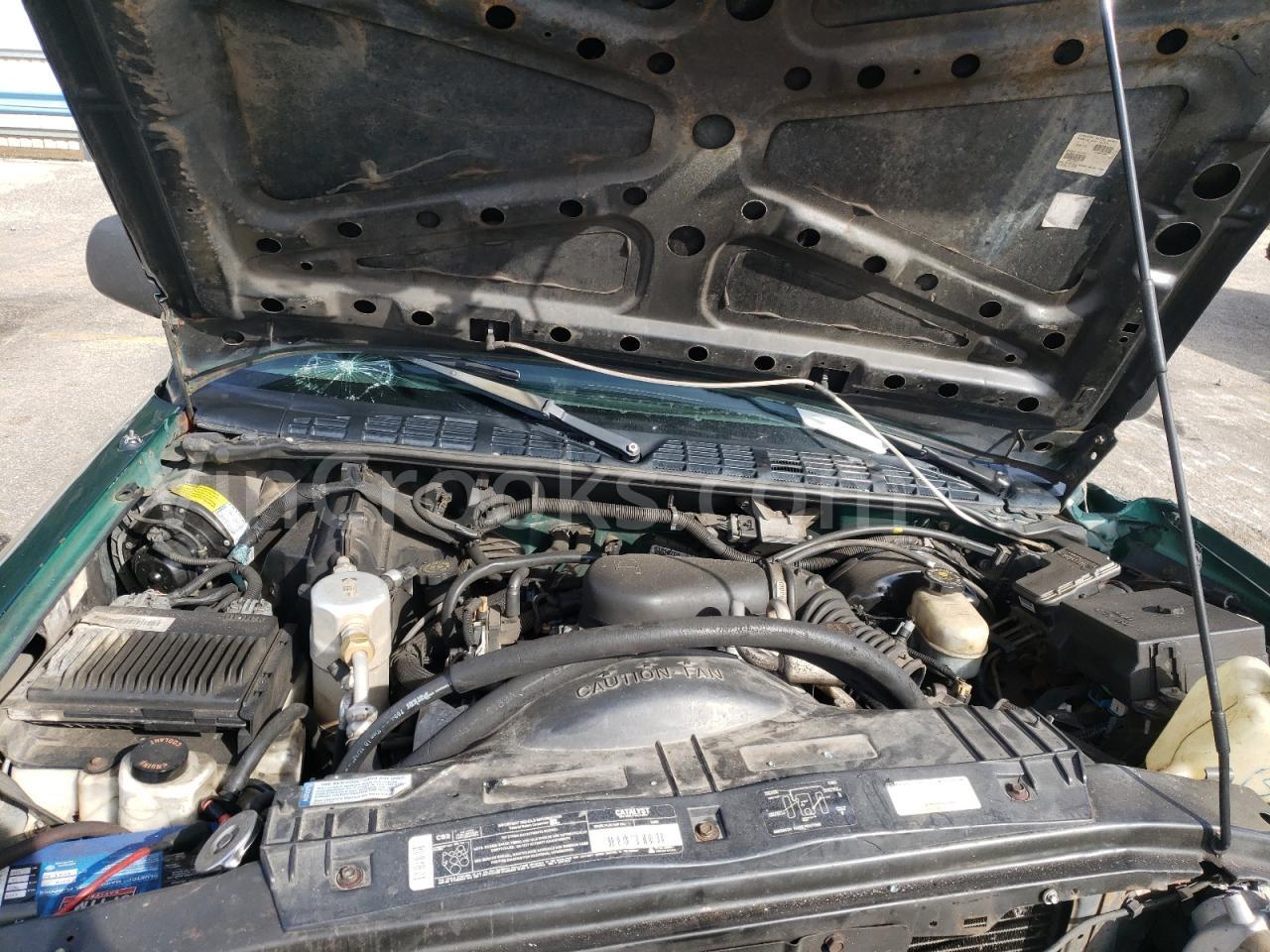 1GTCS19W8Y8181351