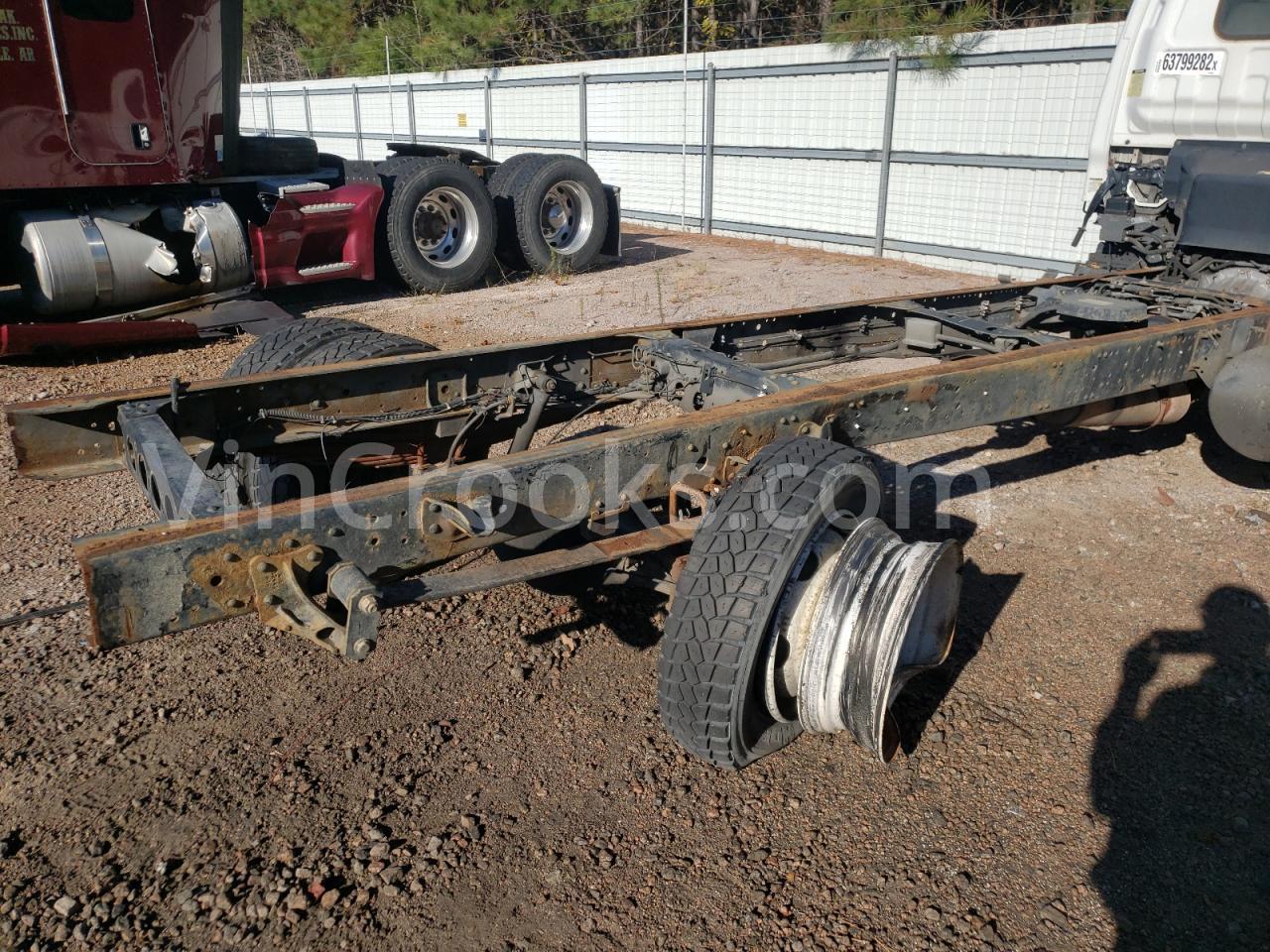 J8DE5B16X77903357
