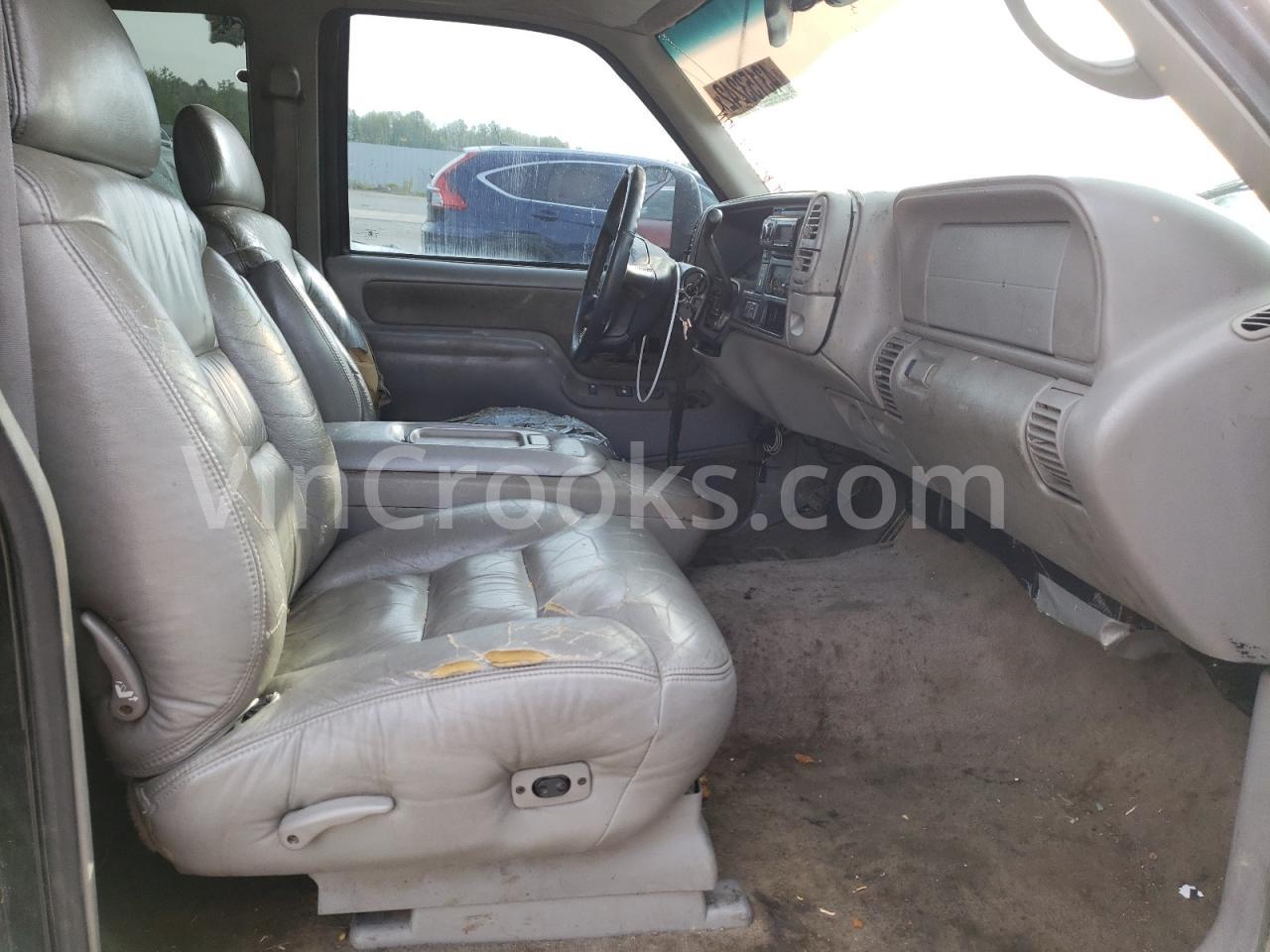 2GTEK19R8V1569746