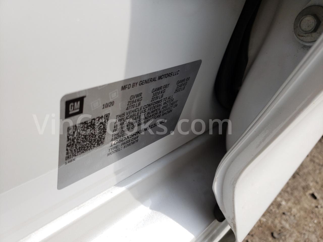 1G6DX5RK6M0110283