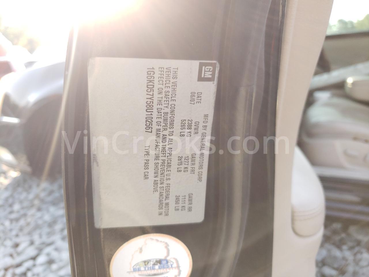1G6KD57Y58U102567