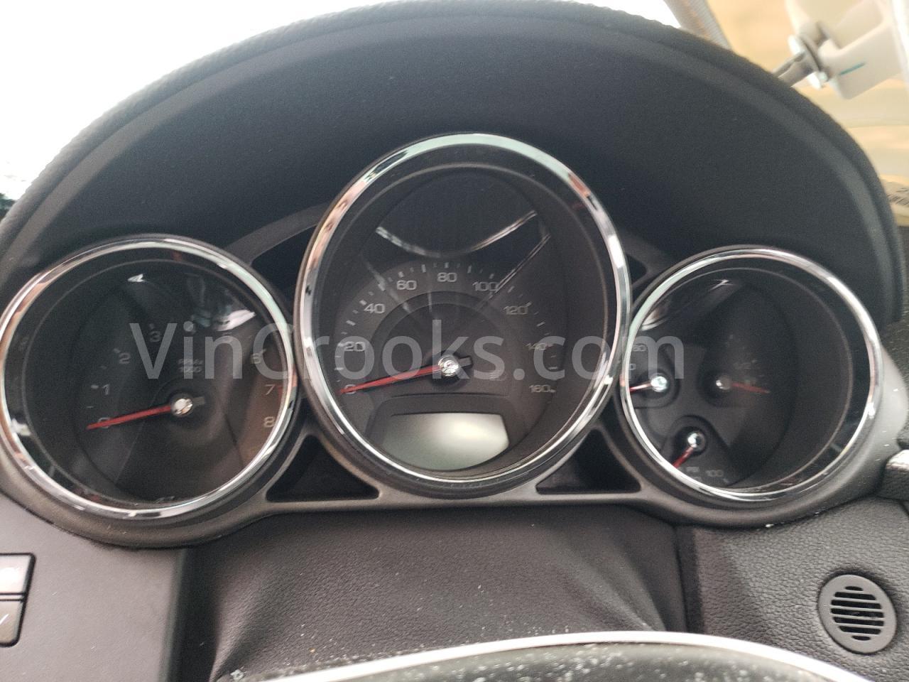 1G6DR57V780192988