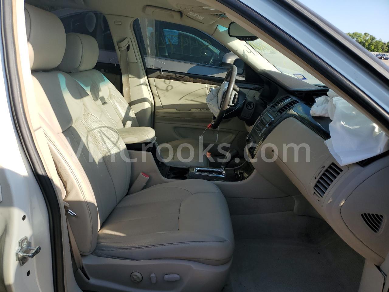 1G6KD57Y48U169841