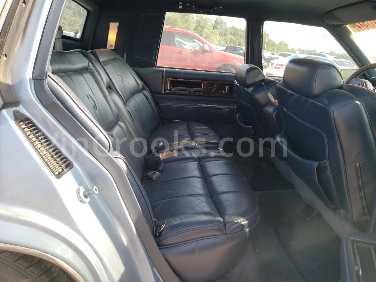1G6CD515XJ4270293