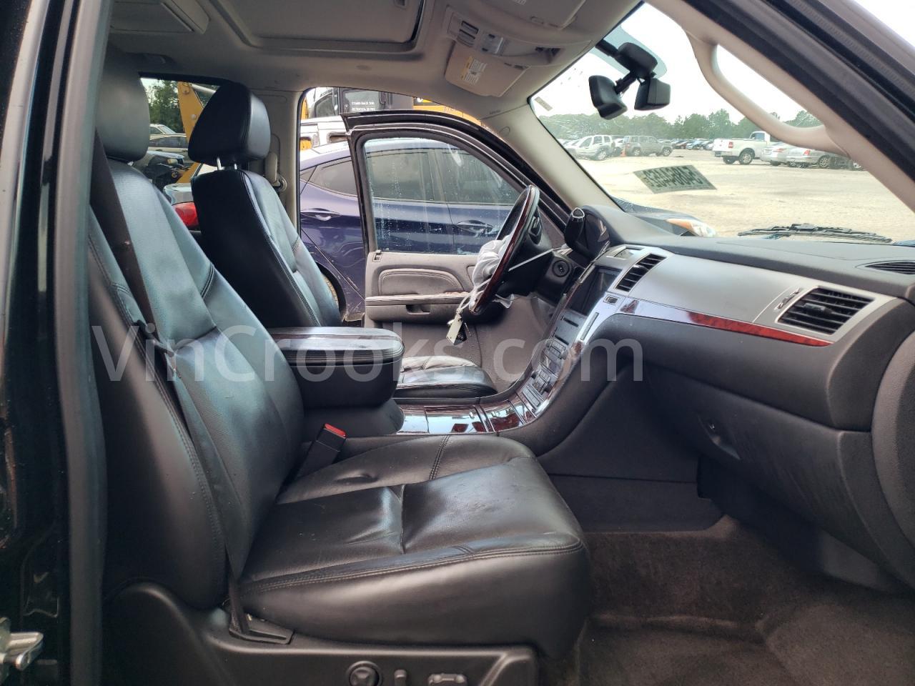 1GYFC232X9R143342