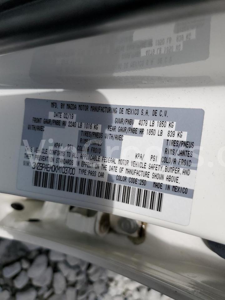 3MZBPAEM0KM103700