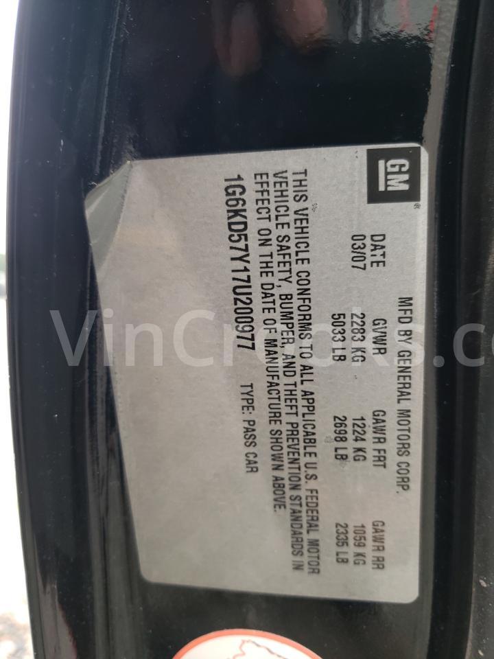 1G6KD57Y17U200977