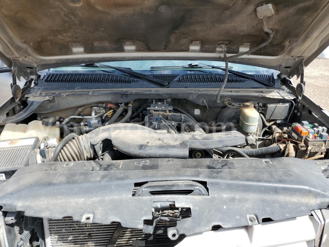 1GYEC63TX2R225573