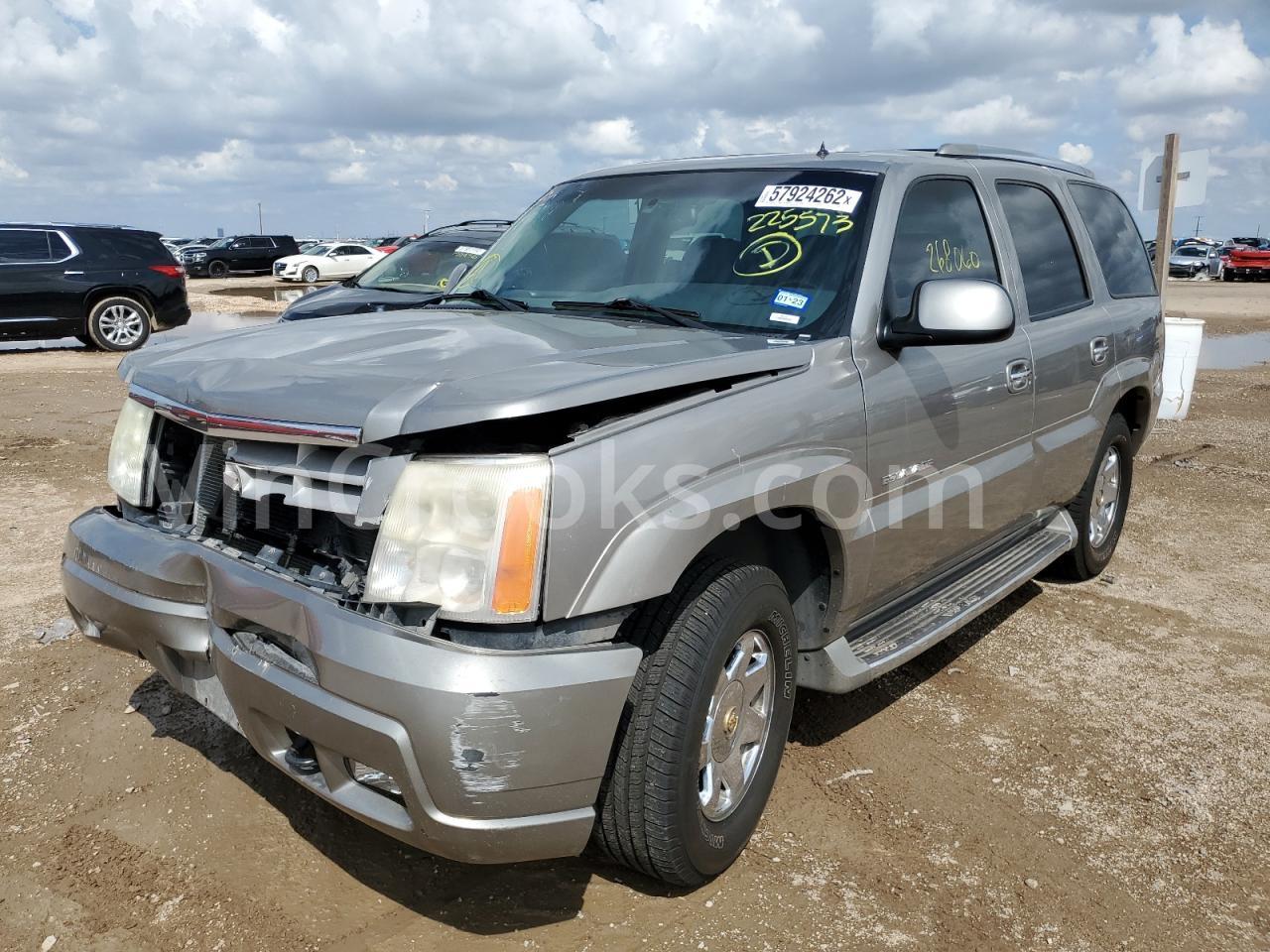 1GYEC63TX2R225573
